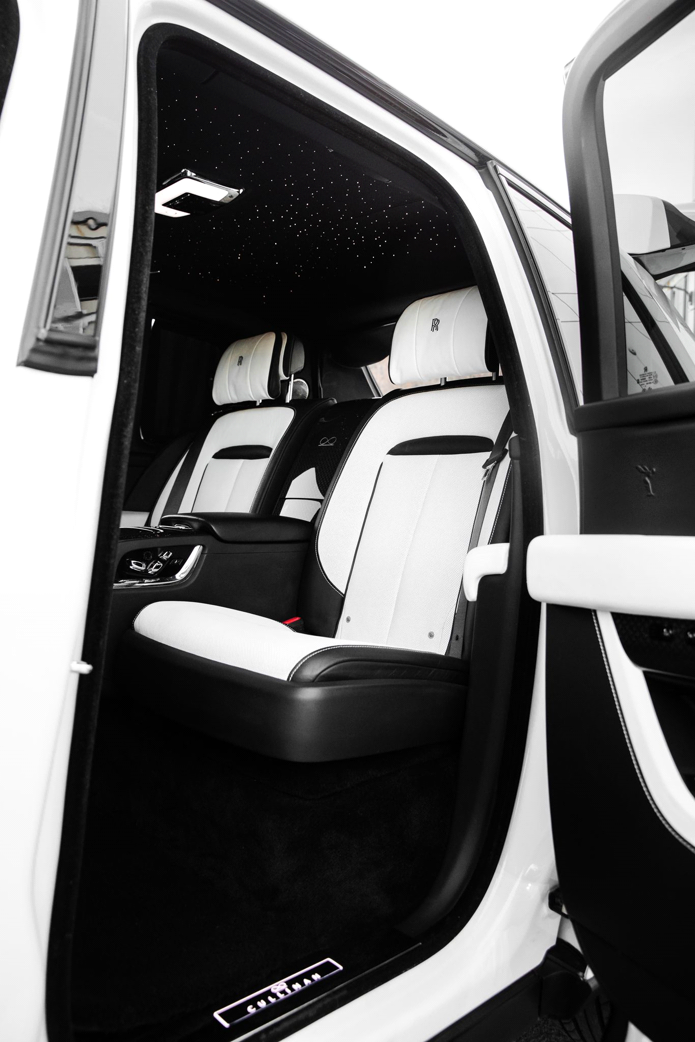 Rolls Royce Cullinan VIP 1